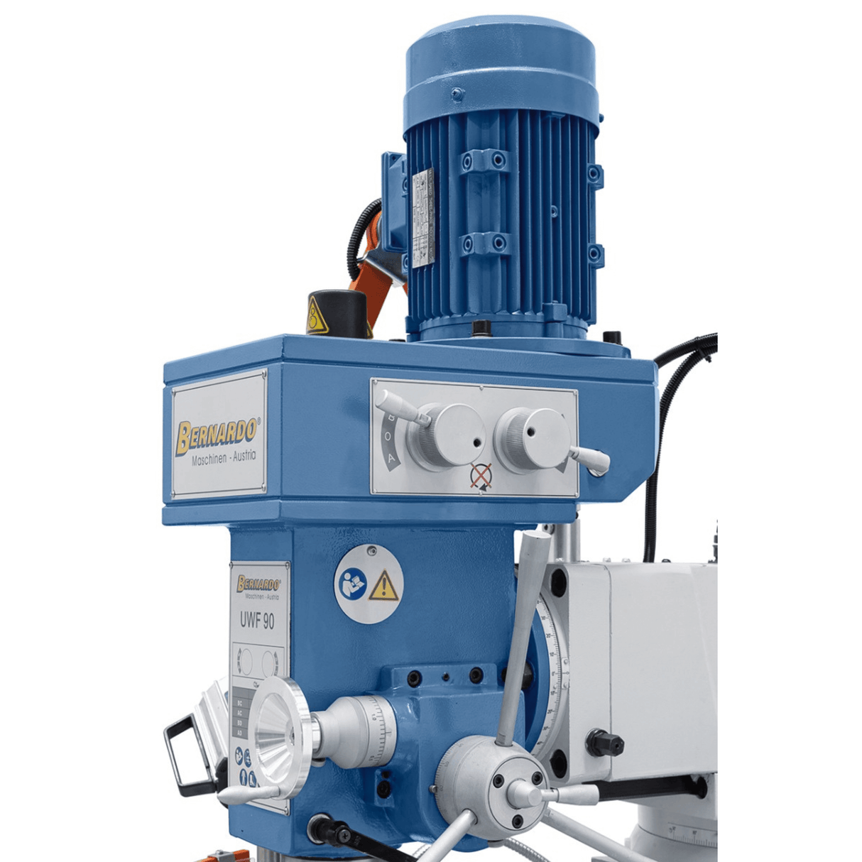 Universal milling machine UWF 90 with digital position display