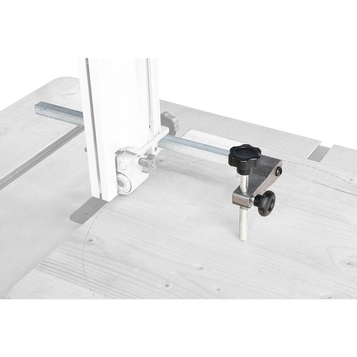 Accessorio professionale per tagli circolari con seghe a nastro HBS, consente lavorazioni precise e ripetibili su legno e pannelli.