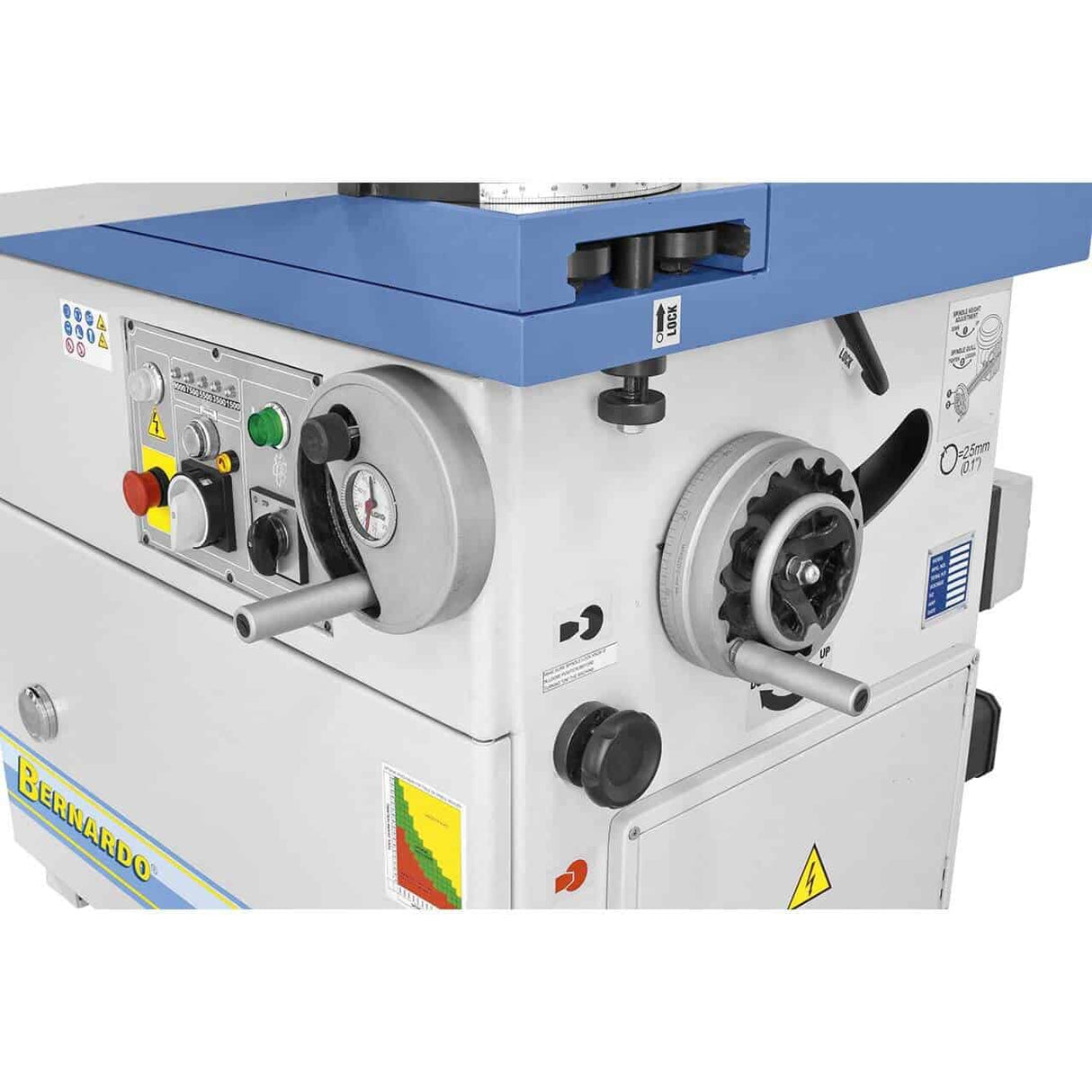 Fresatrice con mandrino e tavolo