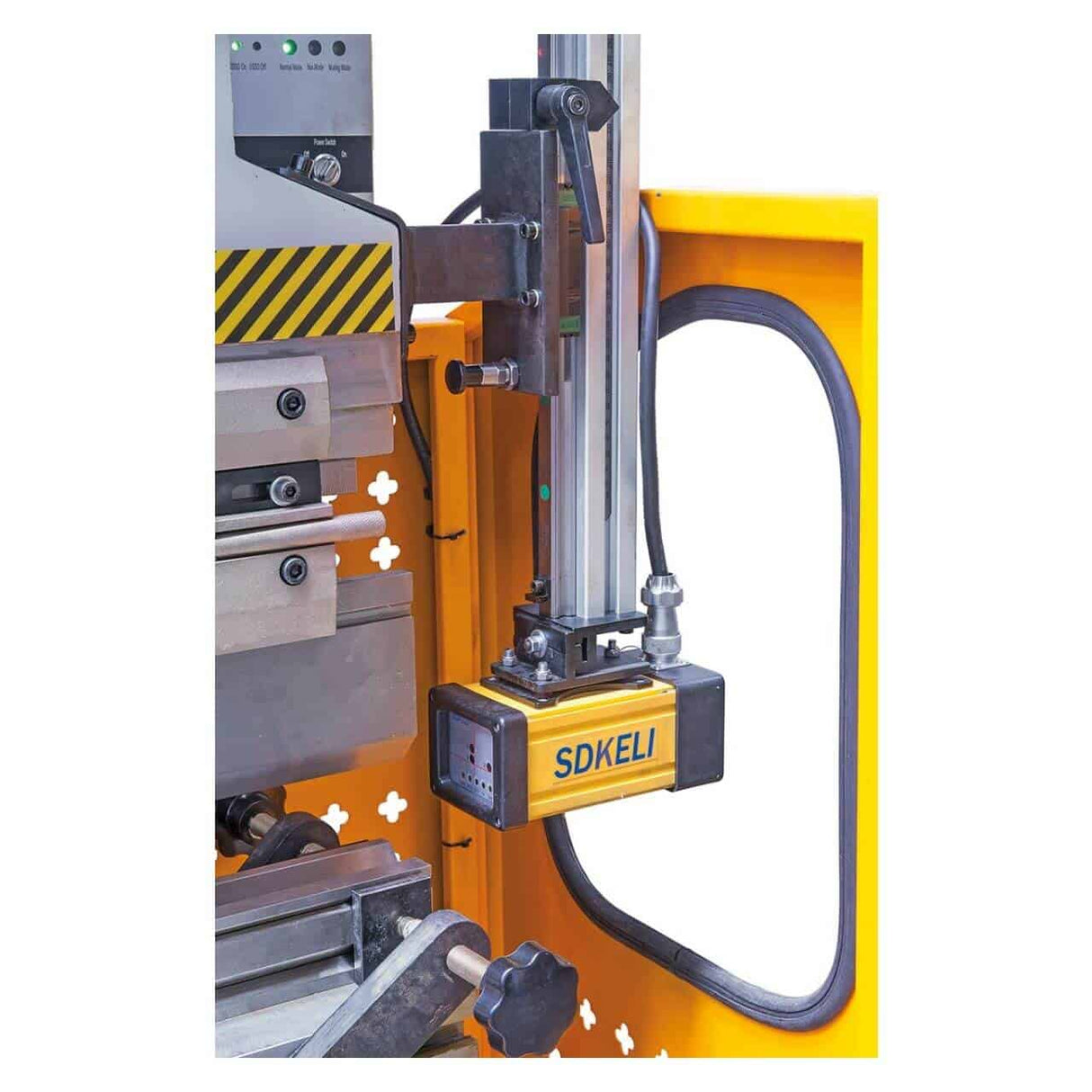 Pressa piegatrice idraulica (2)