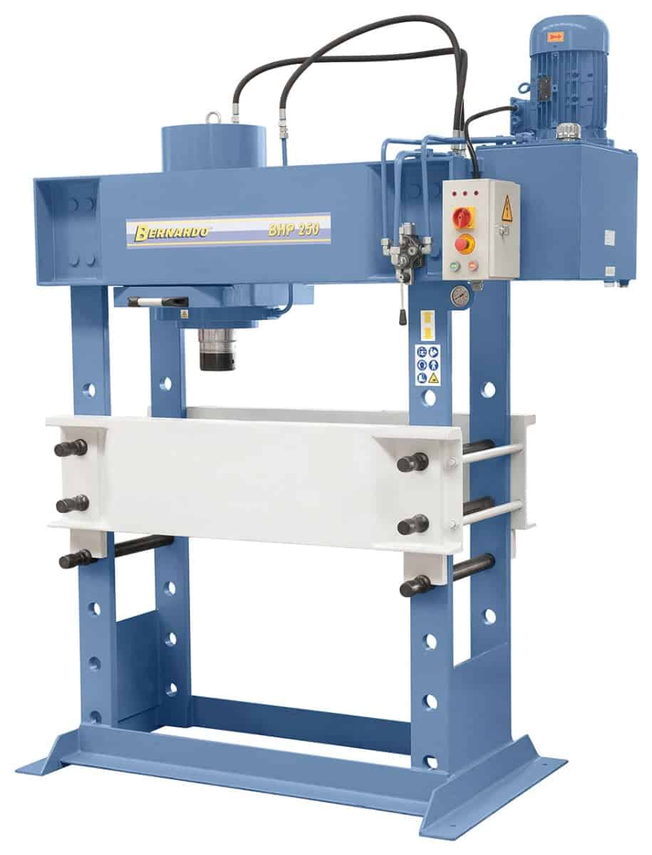 Bernardo BHP 250 – Pressa idraulica con cilindro scorrevole