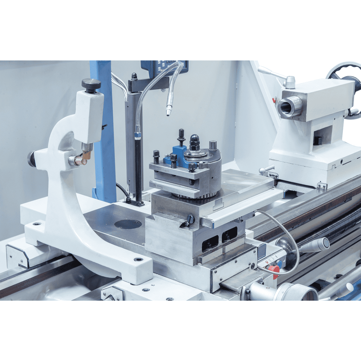 Goliath 660 x 1000 Universal Lathe with Digital Display