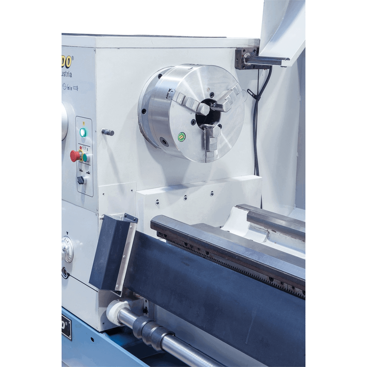 Goliath 660 x 3000 Universal Lathe with Digital Display