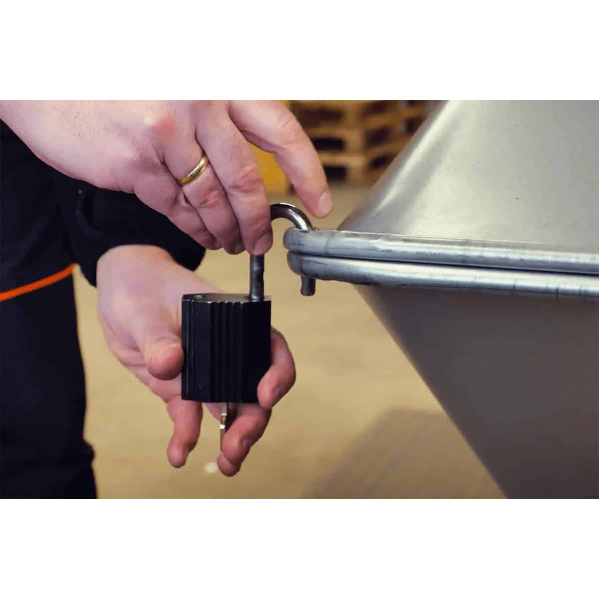 Wheelbarrow with lid BC 1100 LID