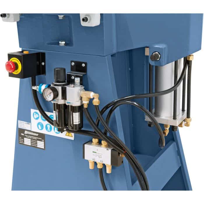 Scantonatrice per lamiera