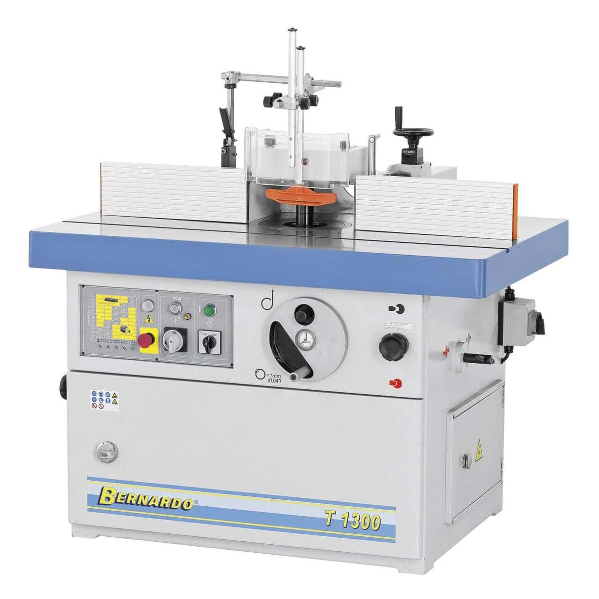 Toupie con 5 velocità , struttura in ghisa grigia e regolazioni digitali per lavori di fresatura di alta precisione.