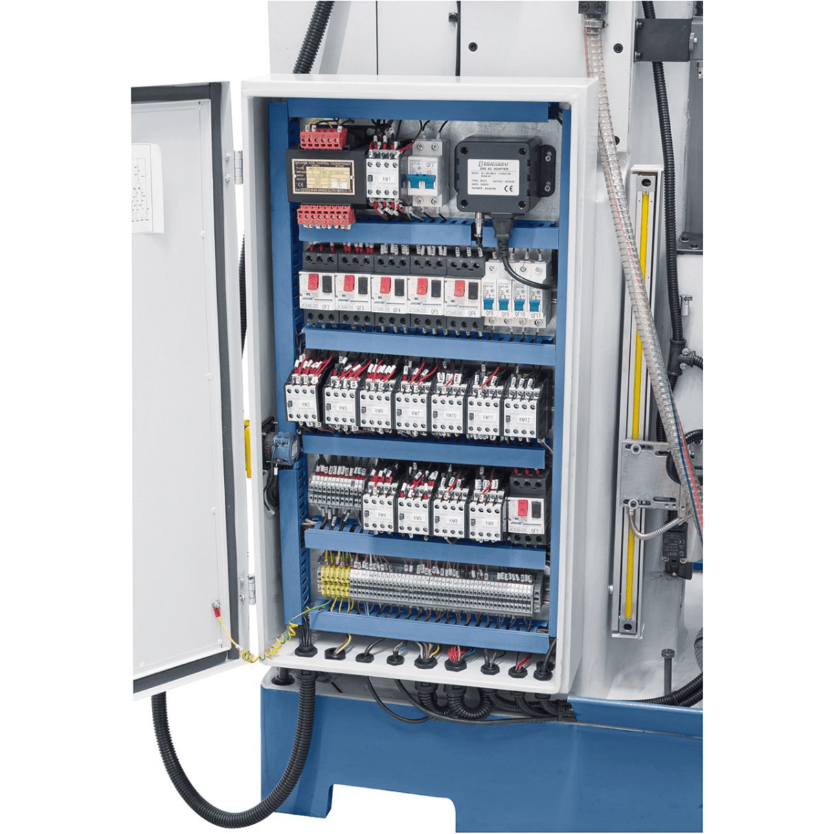 Universal milling machine UWF 90 with digital position display