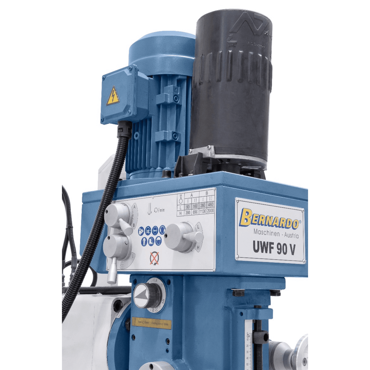 UWF 90 V universal milling machine with pneumatic tool clamping