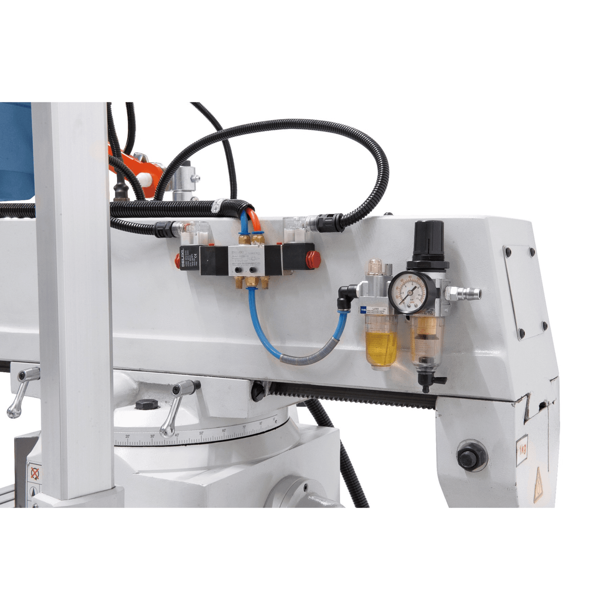 UWF 90 V universal milling machine with pneumatic tool clamping
