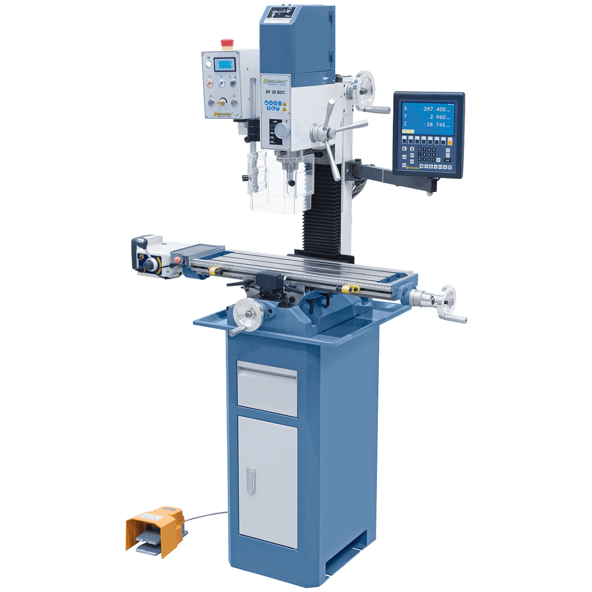 Trapano-fresatrice Bernardo BF 28 BDC con motore DC, testa inclinabile ±90°, avanzamento automatico asse X e visualizzatore digitale a 3 assi per lavorazioni di precisione.