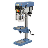 Trapano da banco Bernardo BM 16 Vario con display digitale, tavola inclinabile, protezione regolabile e mandrino autoserrante di precisione.