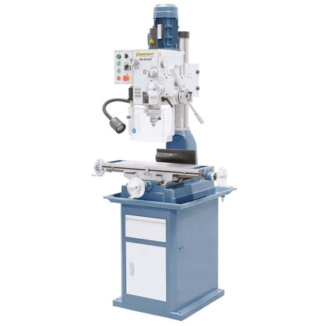 Trapano-fresatrice Bernardo FM 40 HSV con tavola 730 x 210 mm, testa inclinabile ±90° e ruotabile a 360°, tre avanzamenti automatici e velocità variabile fino a 3200 rpm.