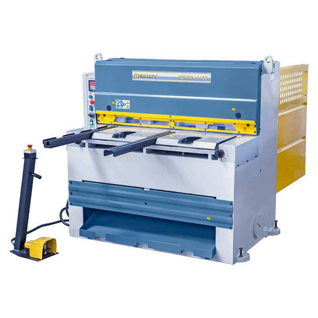 Cesoia a ghigliottina Bernardo MTE 1360 x 6 mm NCC con lame doppie in acciaio temprato, backgauge NC motorizzato e sicurezza integrata.