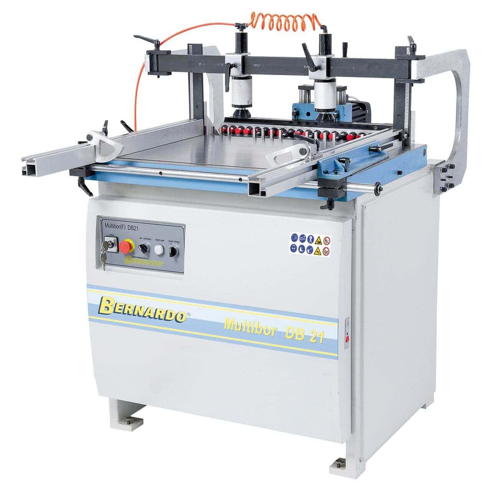 Foratrice multipla Bernardo Multibor DB 21 con 21 mandrini, piano da 870 x 560 mm e motore 1,5 kW – ideale per falegnamerie.