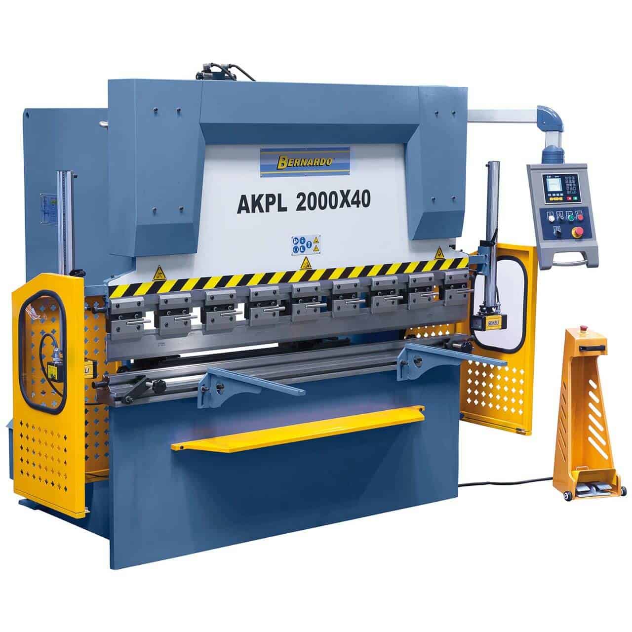 Bernardo AKPL 2000 x 40, pressa piegatrice idraulica da 40 tonnellate con CNC E21S, utensili inclusi e sistema di sicurezza SDKELI.