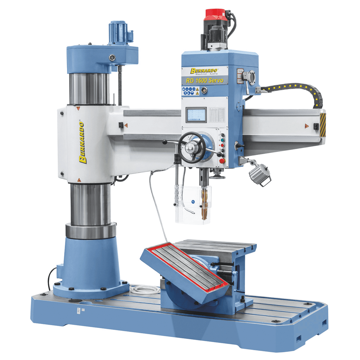 Trapano radiale Bernardo RD 1600 Servo con touchscreen, calcolo automatico velocità/avanzamento, servomotori per mandrino e bussola, capacità di foratura fino a 50 mm.