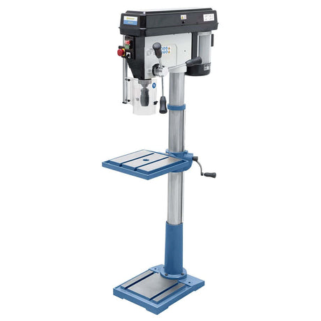 Trapano a colonna Bernardo SB 32 S con capacità di foratura fino a 32 mm, tavola inclinabile ±45°, mandrino autoserrante e base con cave a T.