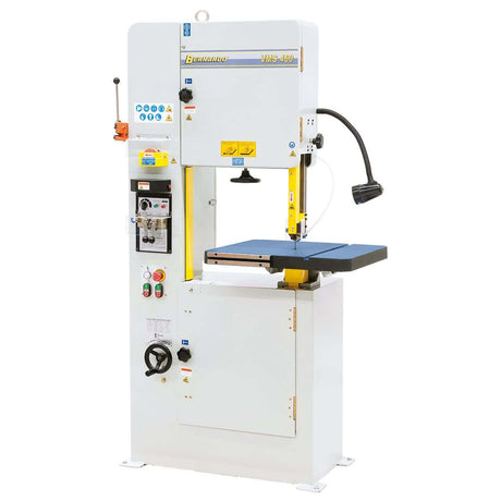 Sega a nastro verticale Bernardo VMS 460 con tavolo in ghisa inclinabile, velocità variabile, saldatrice lama e accessori integrati.