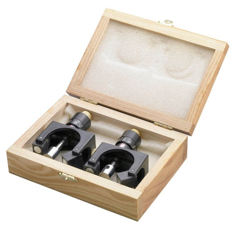  Set da 2 calibri magnetici per la regolazione dei coltelli su piallatrici, forniti con cassetta in legno per una conservazione sicura e ordinata.