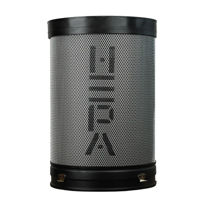 Vista dettagliata della cartuccia filtrante LAGUNA con superficie pieghettata, adatta per l’installazione sull’aspiratore PFlux 1, con struttura resistente e maniglia di pulizia integrata.