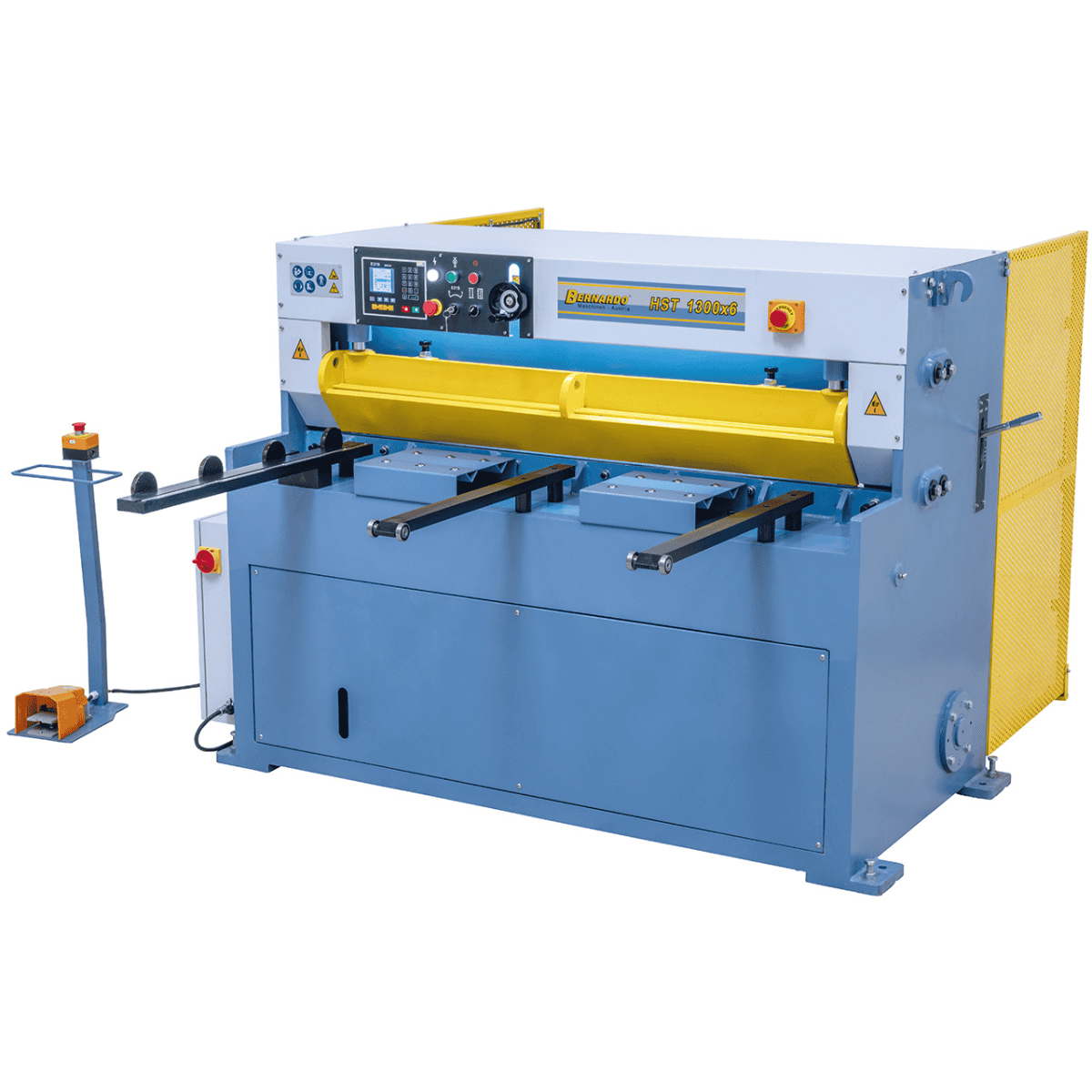 Cesoia idraulica Bernardo HST 1300 x 6 con arresto CNC, motore da 5,5 kW e pressore automatico, ideale per lamiere fino a 6 mm.