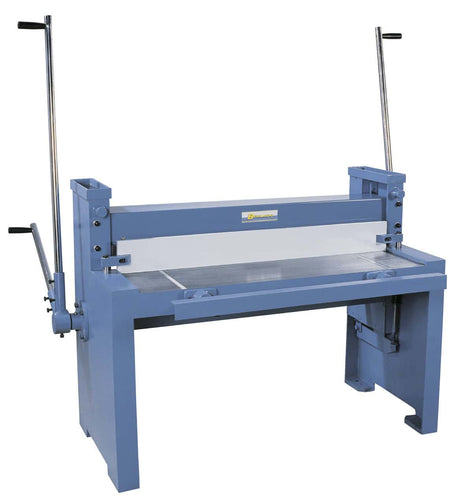 Cesoia manuale a ghigliottina Bernardo HTS 1050 con arresto posteriore e pressore automatico, ideale per tagli precisi di lamiere fino a 1,5 mm.