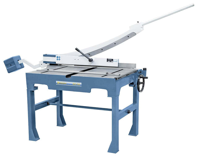 Cesoia manuale a leva Bernardo BHS 1040 con ampio piano di lavoro e pressore automatico, ideale per tagliare lamiere fino a 1,0 mm di spessore.