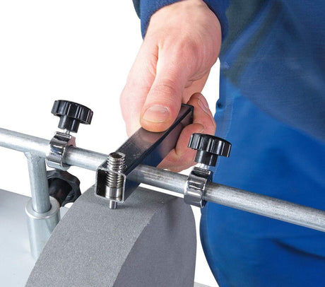 Accessorio diamantato per il ravvivamento delle mole su affilatrici NTS 250 Top e Vario, essenziale per una manutenzione professionale