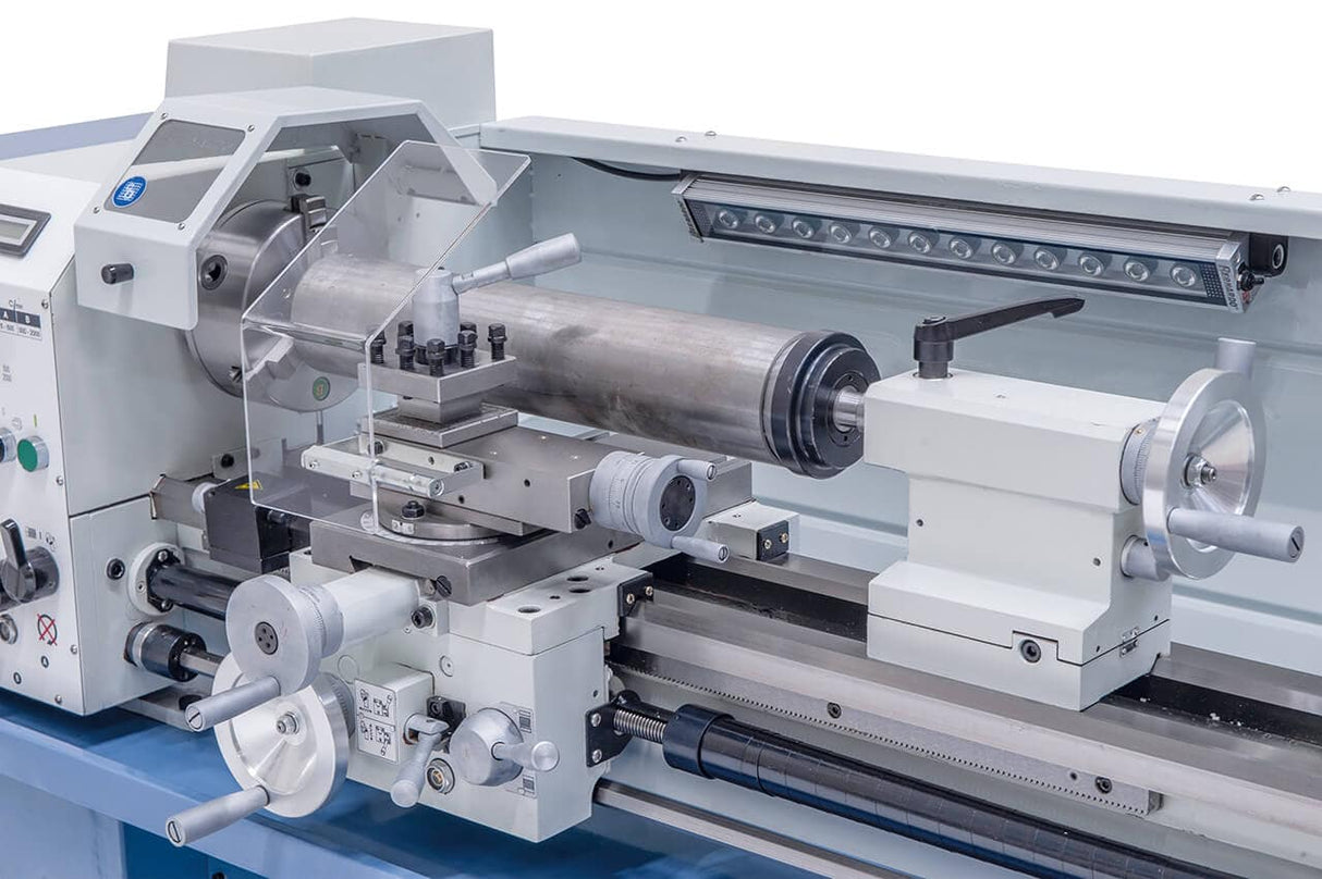 Macchina per la tornitura