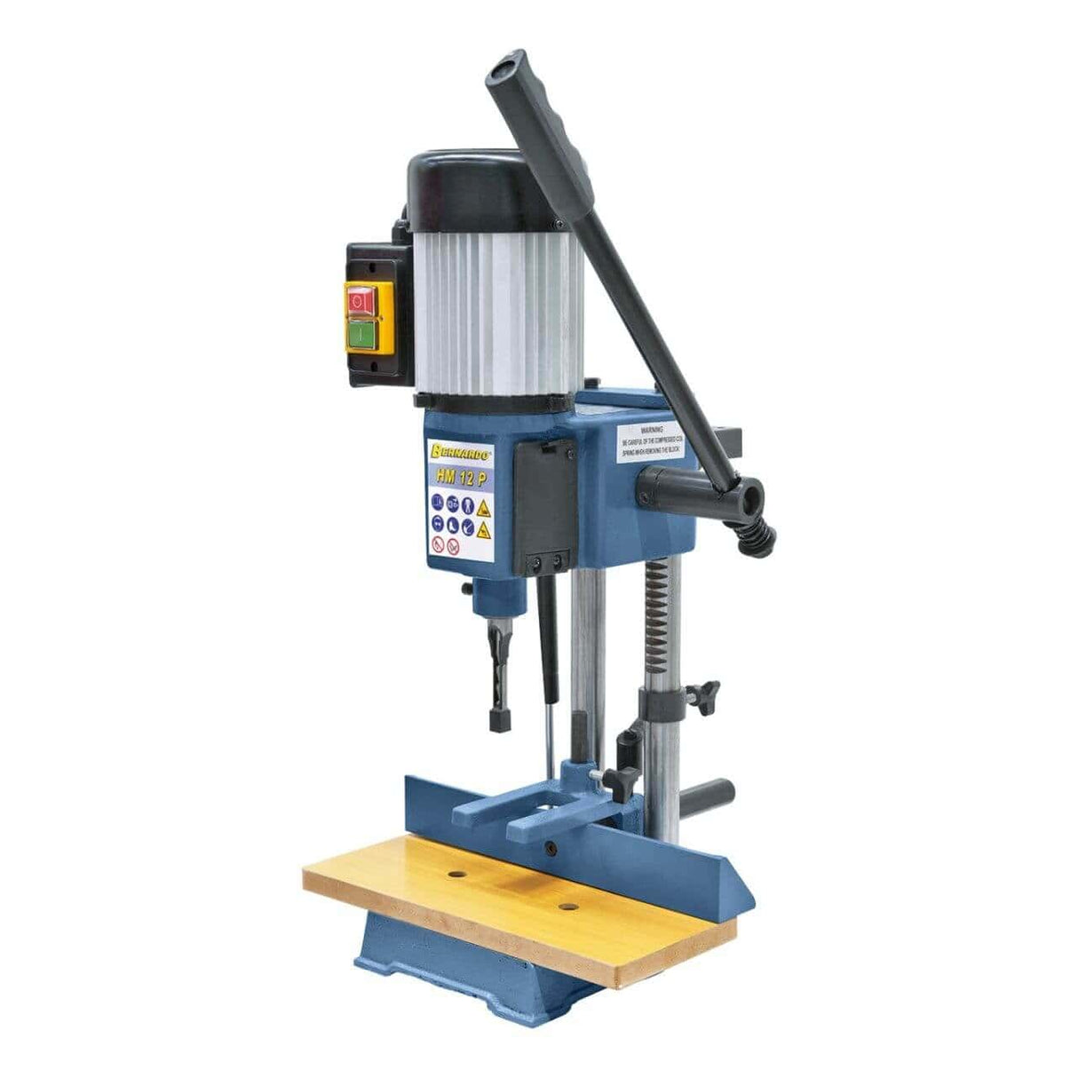 Vista frontale della HM 12 P, con struttura compatta, guida regolabile e testa a cremagliera, perfetta per lavorazioni hobbistiche di alta precisione.