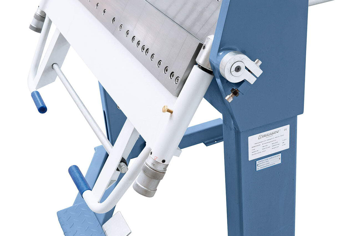 TBS 1270 folding machine with upper and lower segment blade