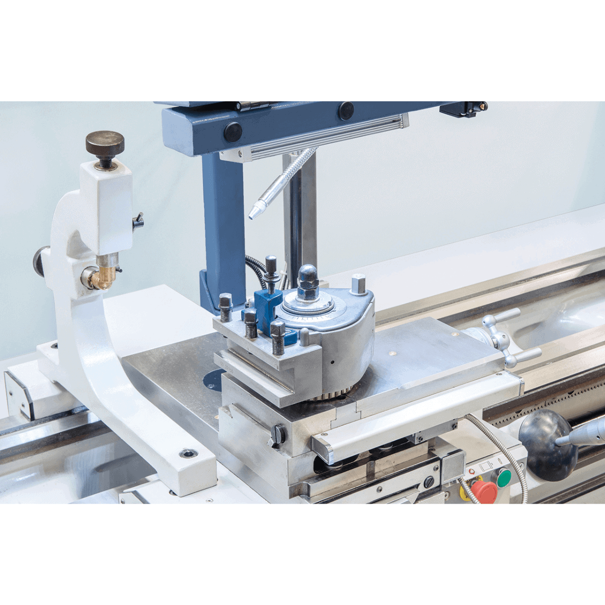 Goliath 500 x 1000 Universal Lathe with Digital Display