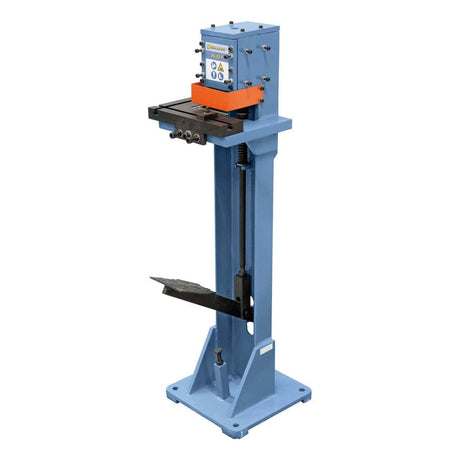 Bernardo Scantonatrice manuale AK 80 F con tavola da 260 x 260 mm, capacità di taglio fino a 1,5 mm e pedale a piede.