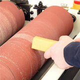 Sanding belt cleaner