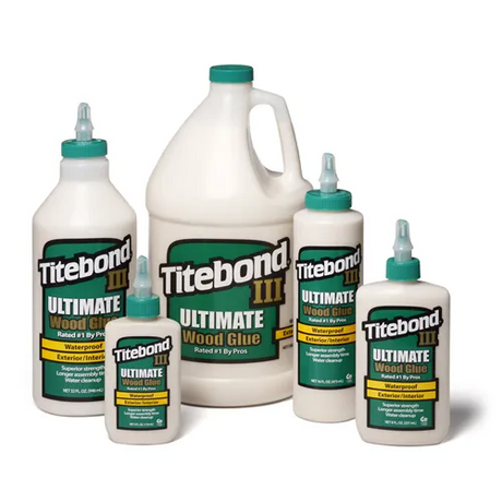 Flacone di Titebond III Ultimate Wood Glue, colla professionale per legno D4 resistente all’acqua, con maggiore open time, carteggiabile e approvata FDA per contatto alimentare.