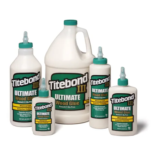 Flacone di Titebond III Ultimate Wood Glue, colla professionale per legno D4 resistente all’acqua, con maggiore open time, carteggiabile e approvata FDA per contatto alimentare.