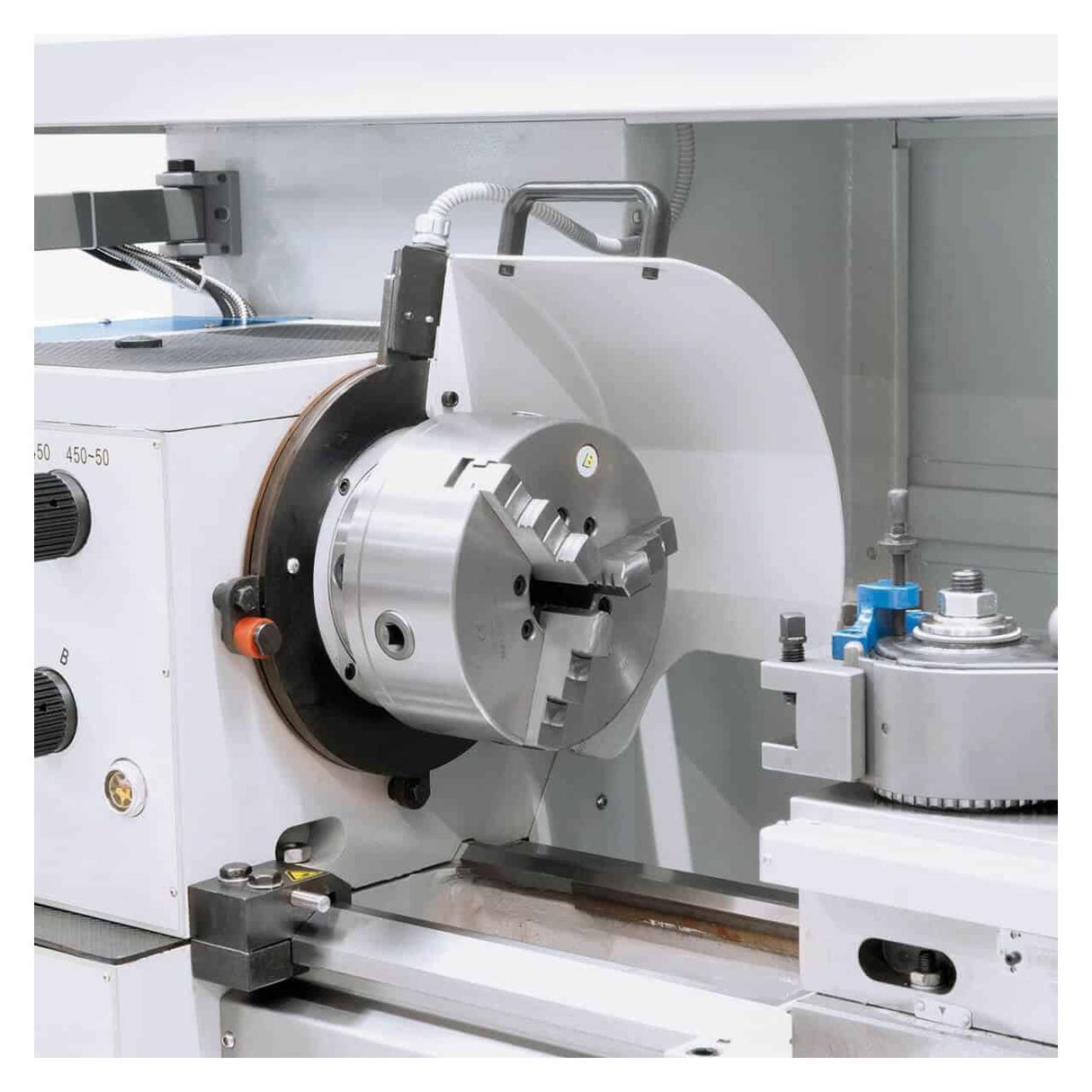 Compact 400 V Continuous Speed Universal Lathe