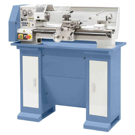 Tornio da banco Bernardo Hobby 500 con mandrino Ø 100 mm, torretta a 4 posizioni e trasmissione a 6 velocità.