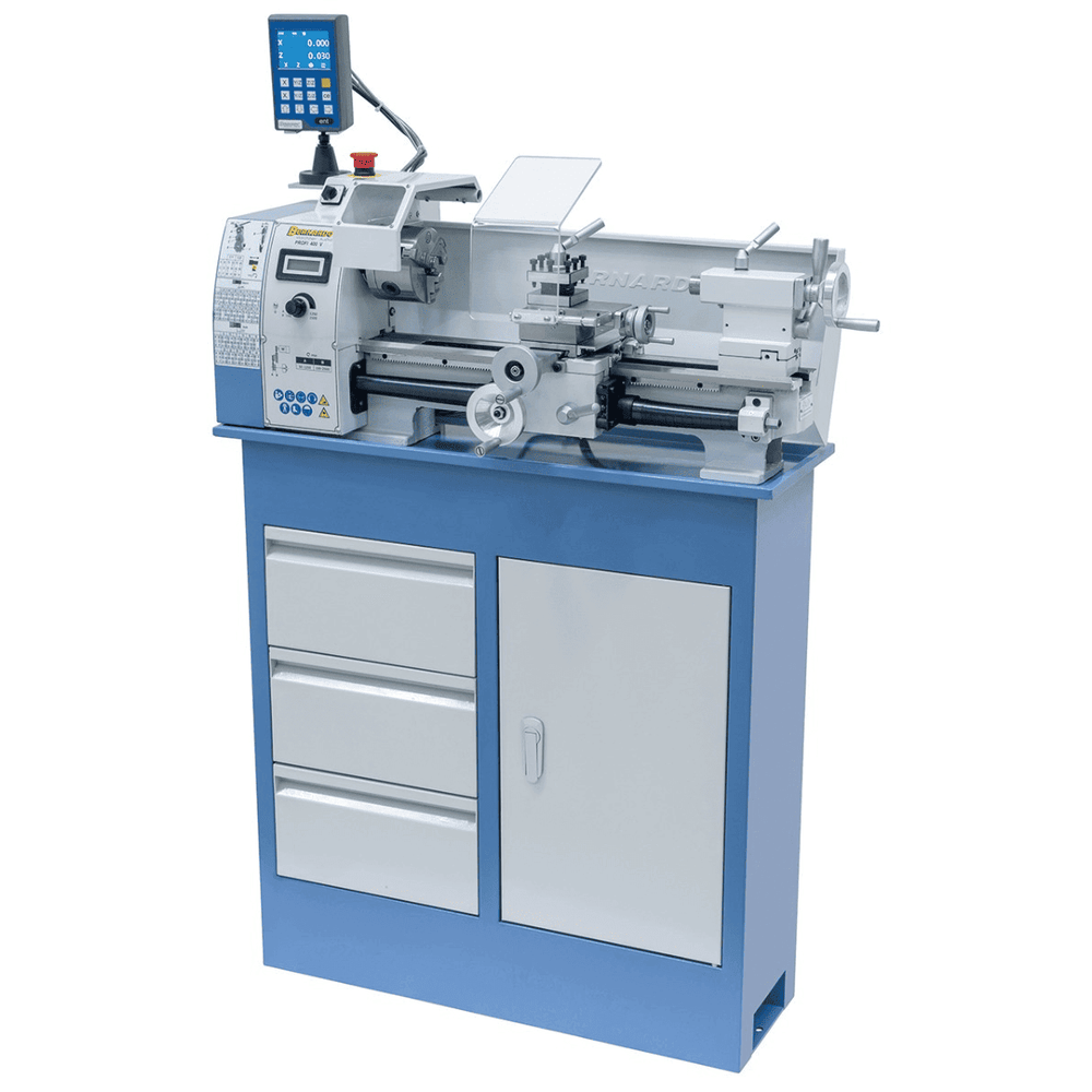  Vista completa della Profi 400 V con struttura compatta da banco, visualizzatore DT 40, mandrino e accessori inclusi. Ottima soluzione per hobbisti e lavorazioni di precisione.