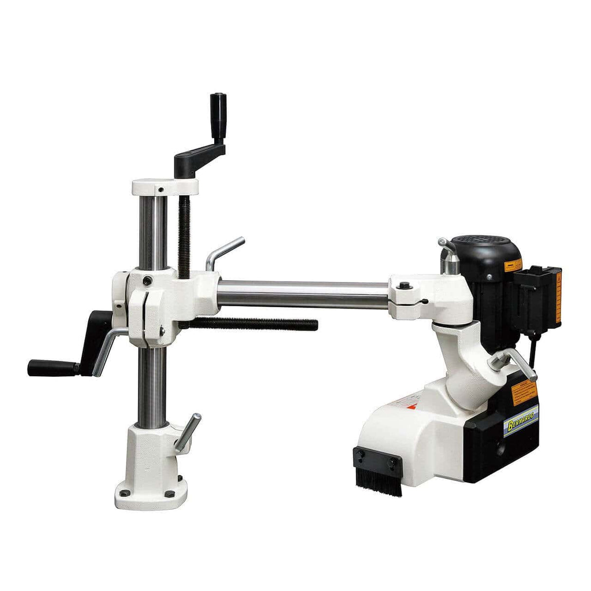 Trascinatore Bernardo AF 32 – 230 V con rulli di avanzamento Ø 80 x 30 mm e 4 velocità regolabili, ideale per piccoli laboratori.