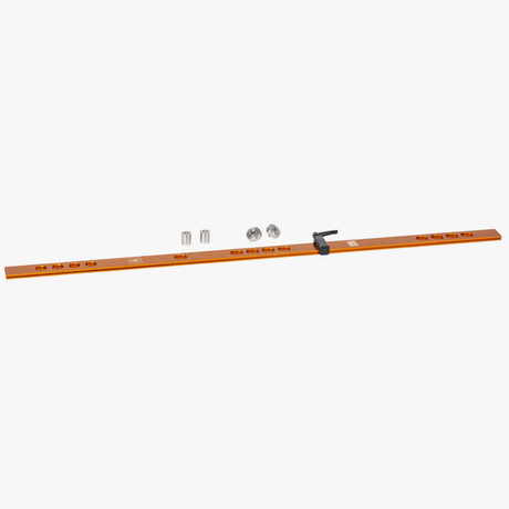 UJK Parf System Fence & Stop Kit 1.000 mm – guida in alluminio anodizzato arancione con fori svasati a 32 mm, 2 bench dog cilindrici in acciaio, 2 knob di bloccaggio in acciaio inox e fermo regolabile con leva Bristol
